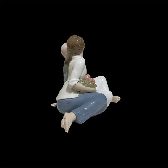 Nao By Lladro Stealing A Kiss Porcelain Figurine